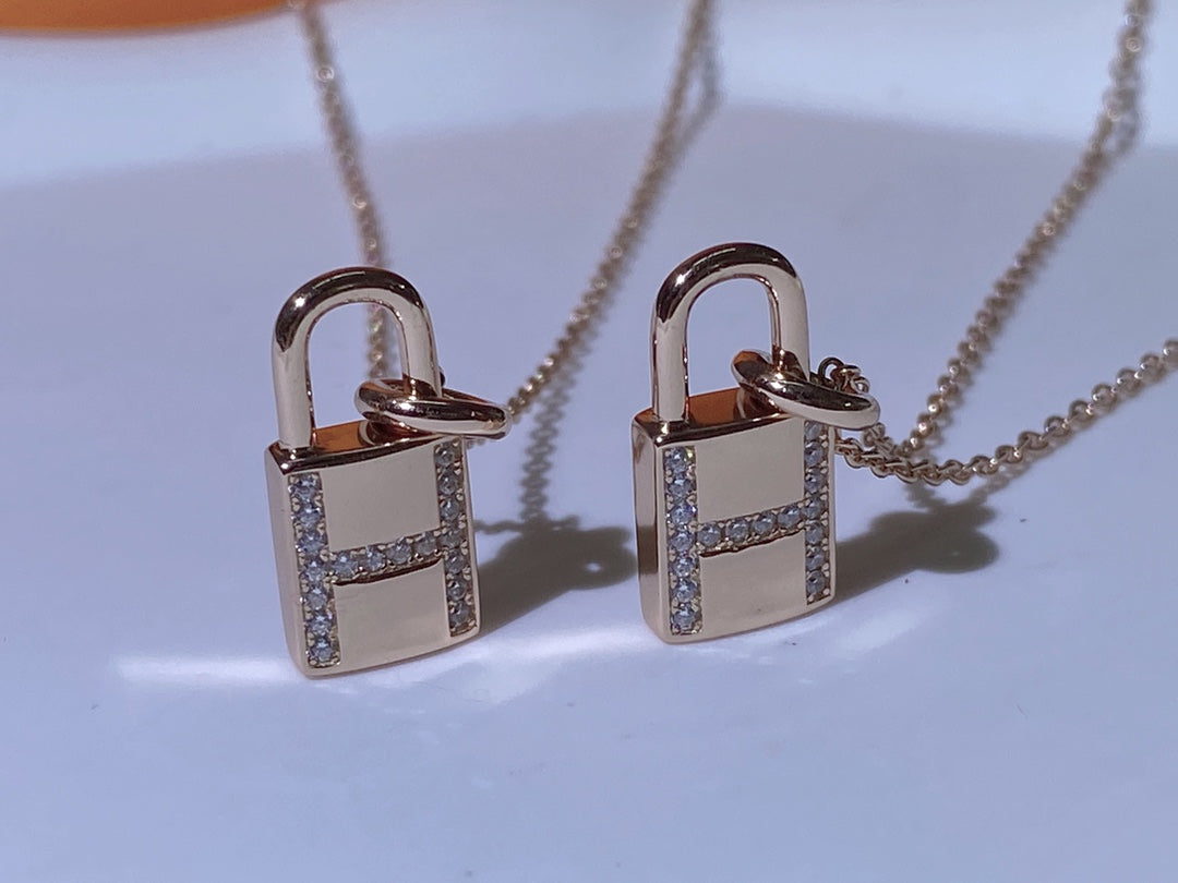 [Rosla Jewelry]HM ADVANCED NICHE LOCK HEAD NECKLACE DIAMONDS